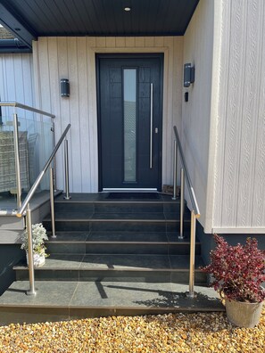 تفاصيل الفندق من الخارج