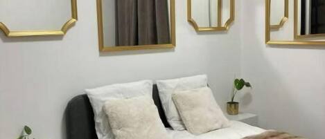 1 Schlafzimmer, Reisekinderbett, kostenloses WLAN, Bettwäsche