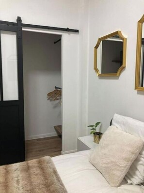 1 chambre, lit parapluie, Wi-Fi gratuit, draps fournis