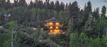 Scenic Stay w/ Hot Tub by Park City