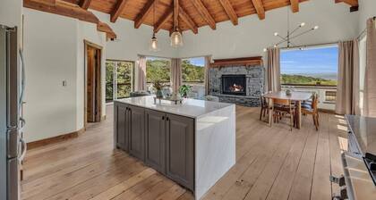 Scenic Stay w/ Hot Tub by Park City