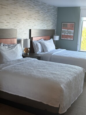 Studio, 2 Queen Beds, Accessible, Bathtub (Mobility & Hearing) | Bed sheets - Home2 Suites By Hilton Racine (Sturtevant)