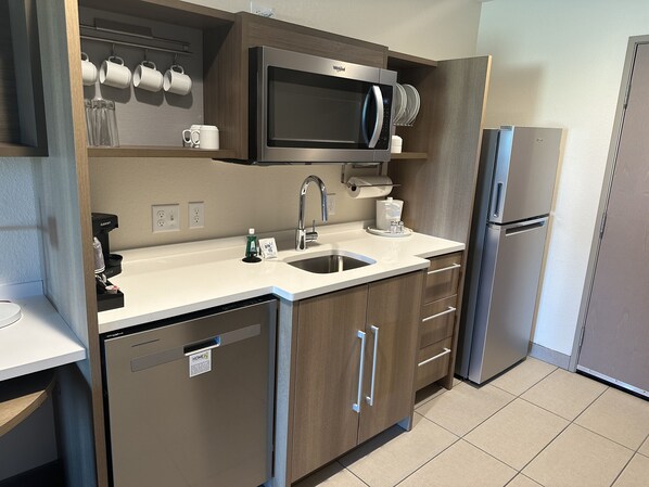 In-room dining - Home2 Suites By Hilton Racine (Sturtevant)