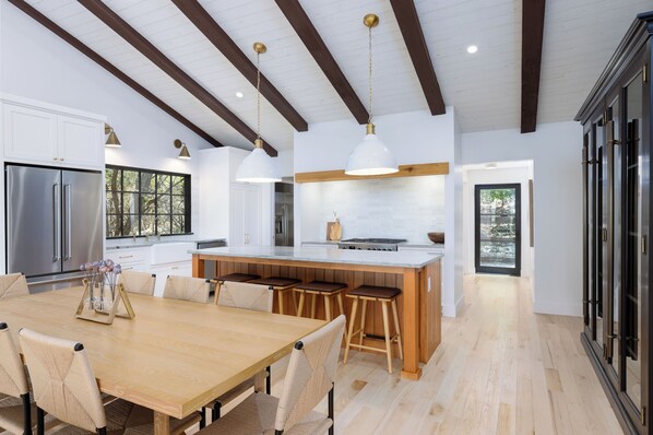 Dining - Canyon Lake Views! Newly Remodeled Lake house near the water & boat ramp!  (Canyon Lake)