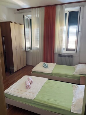 2 Schlafzimmer, Bügeleisen/Bügelbrett, WLAN, Bettwäsche