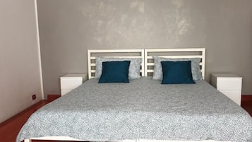 1 camera, Wi-Fi, lenzuola