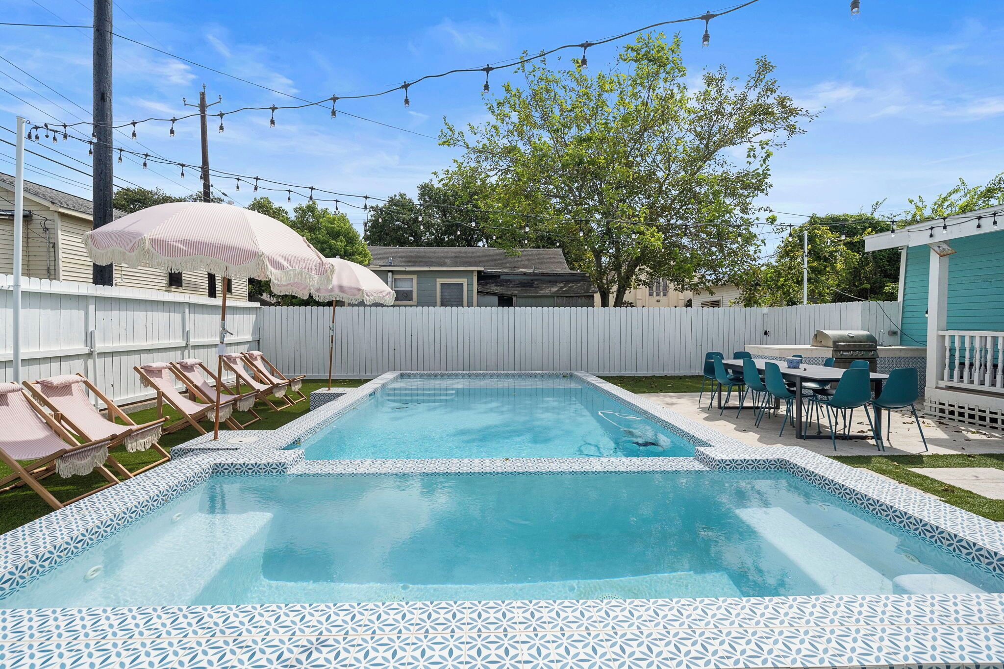 Poolside Oasis, near Pleasure Pier - Golf cart included!