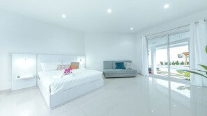 3 chambres, fer et planche à repasser, Wi-Fi gratuit, draps fournis