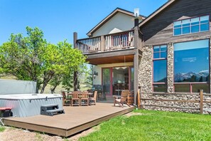 Outdoor dining - Green Meadow Vista | Sleeps 16, Hot Tub, A/C (Carbondale)