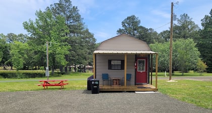 Cabin Sleeps 4 to 6 Just minutes from Lake Sam Rayburn