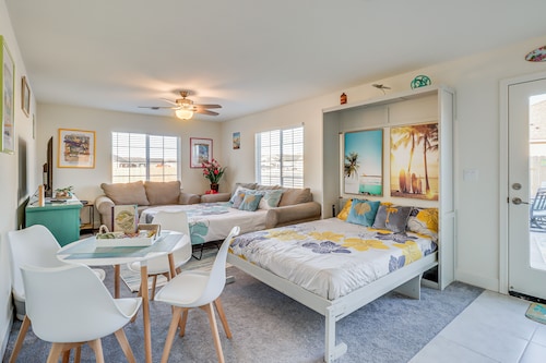 12 Mi to Reno: Hot Tub Haven in Sparks!