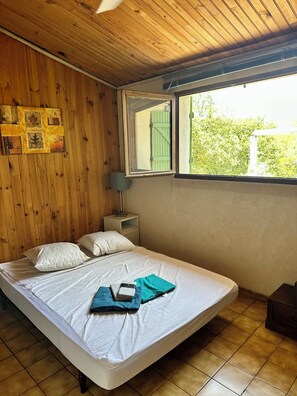 1 habitación, cuna de viaje, wifi gratis y ropa de cama 