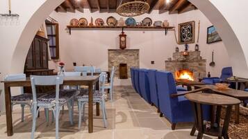 22-inch LED TV with cable channels, fireplace