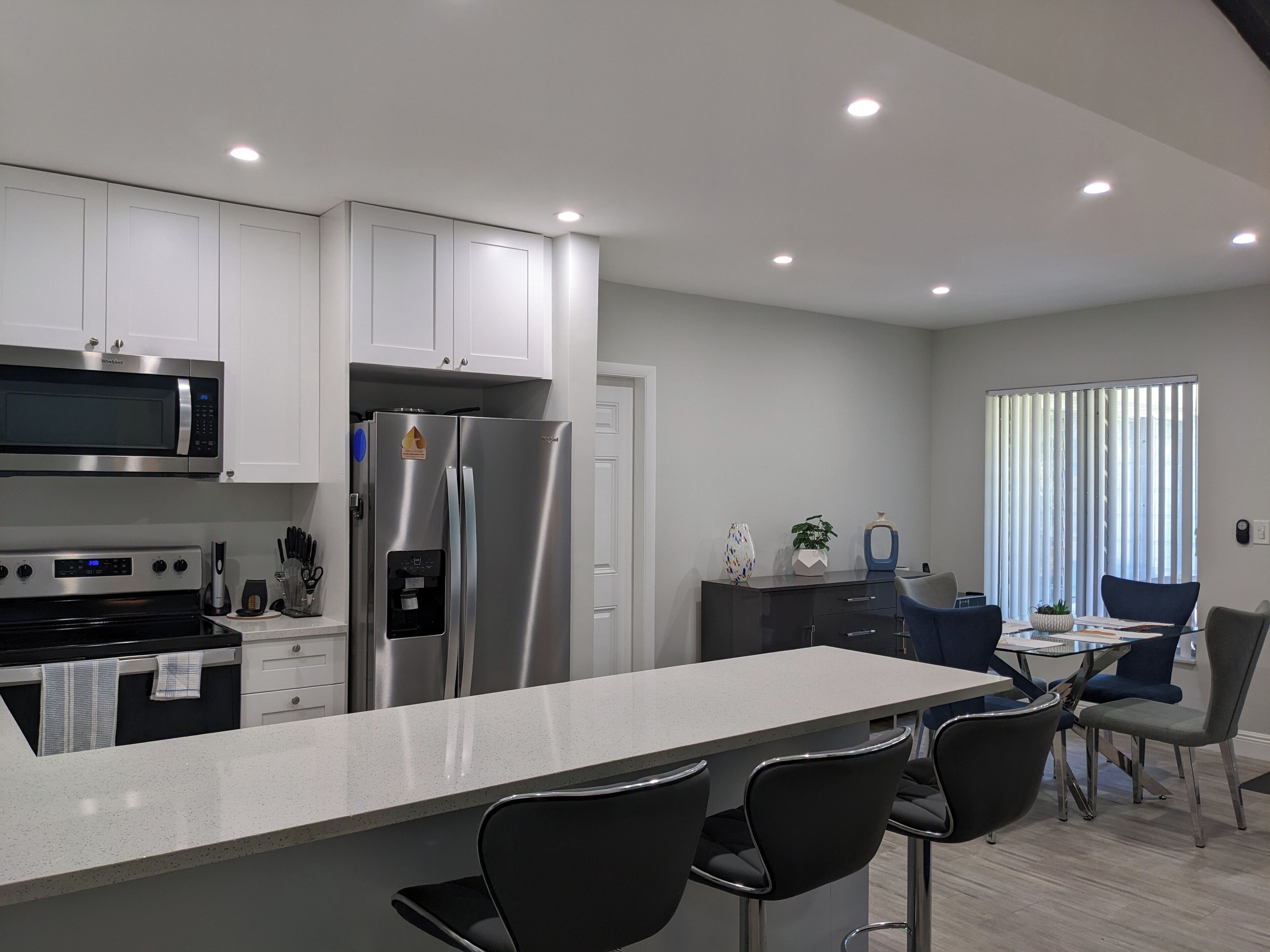 冰箱、微波炉、烤箱、炉灶