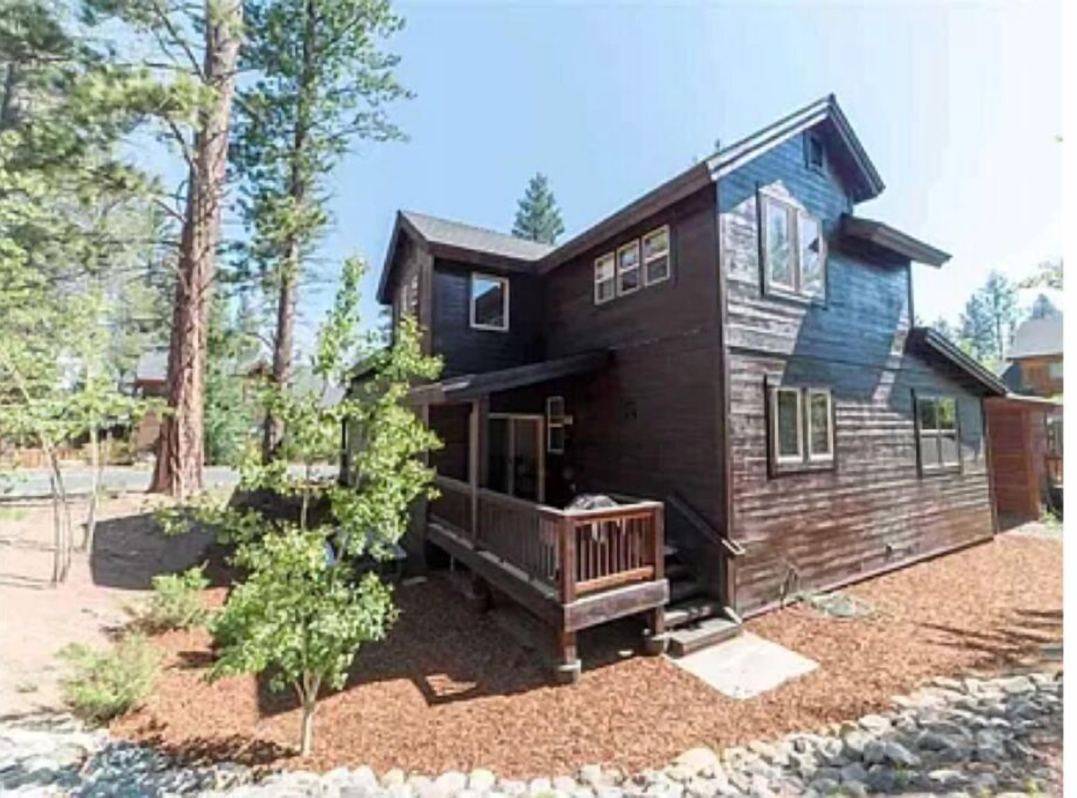 Rustic Elegance 3 bed vacation rental in the heart of  Truckee SKI LEASE 