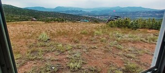 360 Mountain View of Lake. Wildlife and birds of prey.