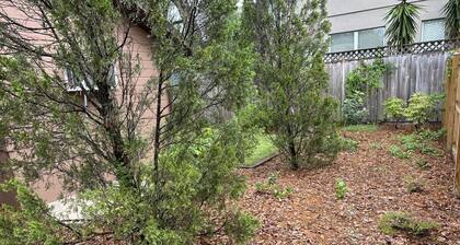 Modern Comfort: Mills/50 Hideaway