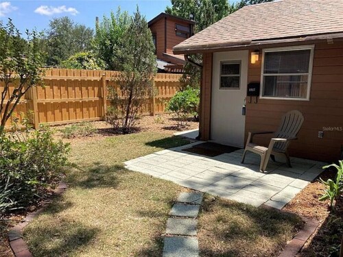 Modern Comfort: Mills/50 Hideaway