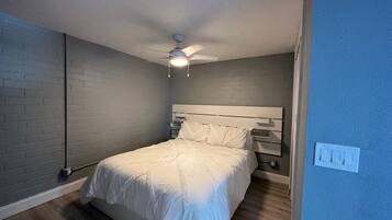 1 bedroom, desk, iron/ironing board, WiFi