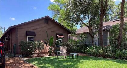 Tranquil Hideaway: 2-Bedroom Retreat near Mills/50