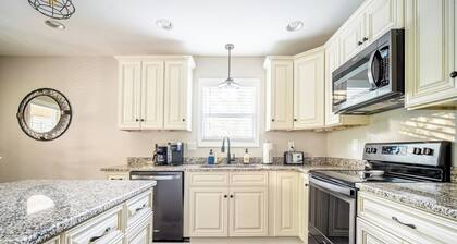 The Clemson Cottage - 3.6 mi. to Memorial Stadium