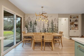 Dining - Three Oaks - Perfectly designed nature escape! (Three Rivers)