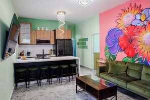 Una Smart TV, libros