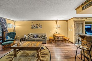 TV connectée, cheminée, jeux vidéo