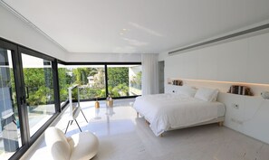 6 chambres, fer et planche à repasser