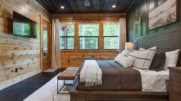 3 bedrooms, iron/ironing board, travel cot, WiFi