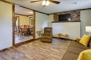 TV, table football - 9 Mi to Grove: Home w/ Fire Pit in Southwest City (Southwest City)
