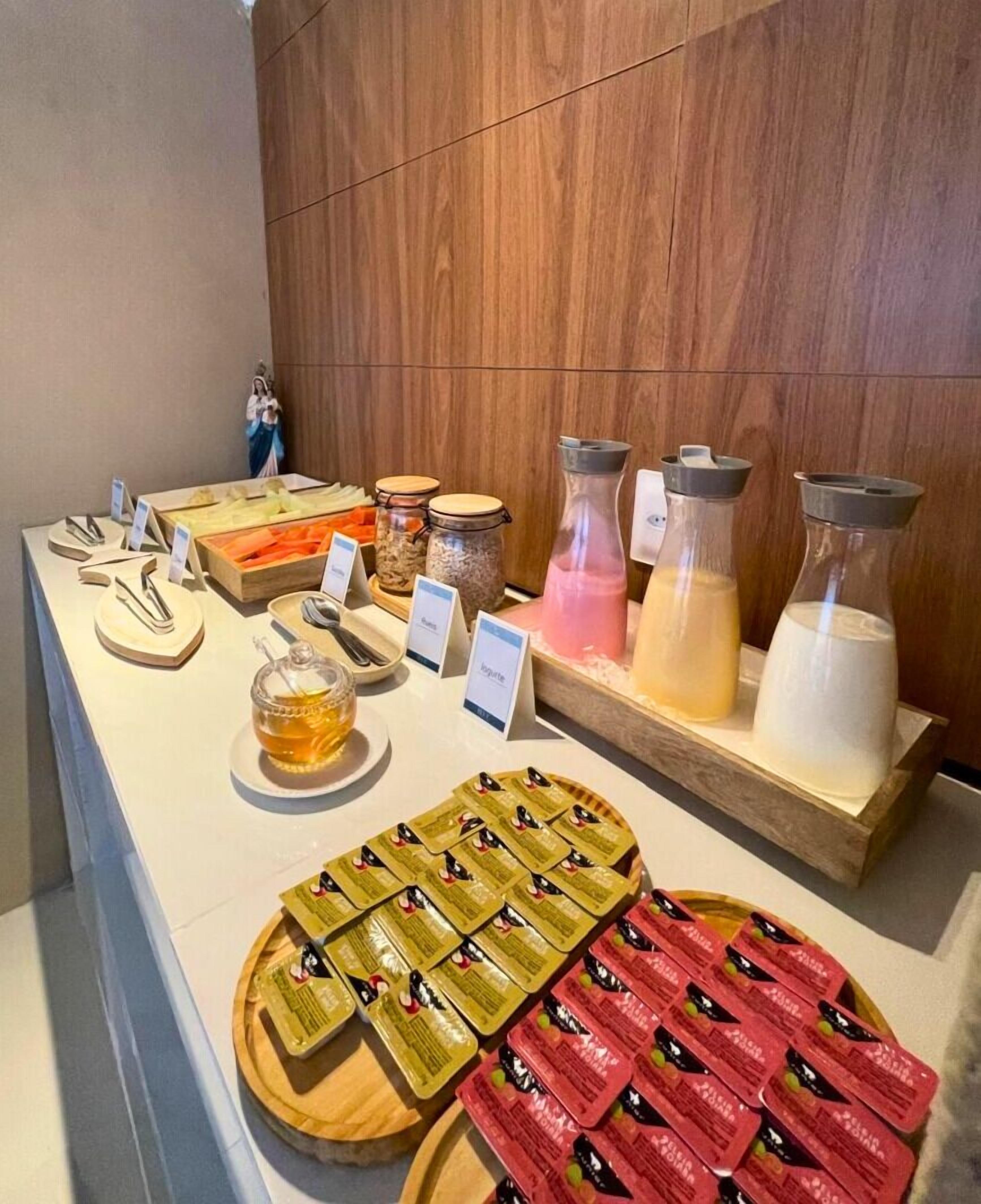 Desayuno bufé gratuito y diario