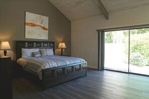 3 عدّة غرف نوم وواي فاي وملاءات أسرّة