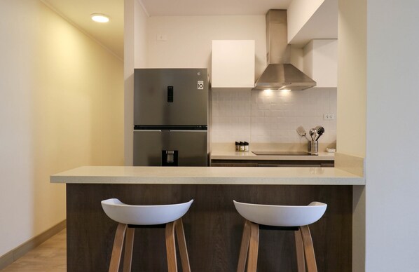 Apartment, 2 Bedrooms (703) | Private kitchen