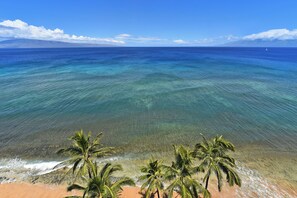 Beach - 1 Bedroom Oceanfront Penthouse - Mahana 1205 (Lahaina)