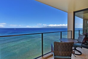 Outdoor dining - 1 Bedroom Oceanfront Penthouse - Mahana 1205 (Lahaina)