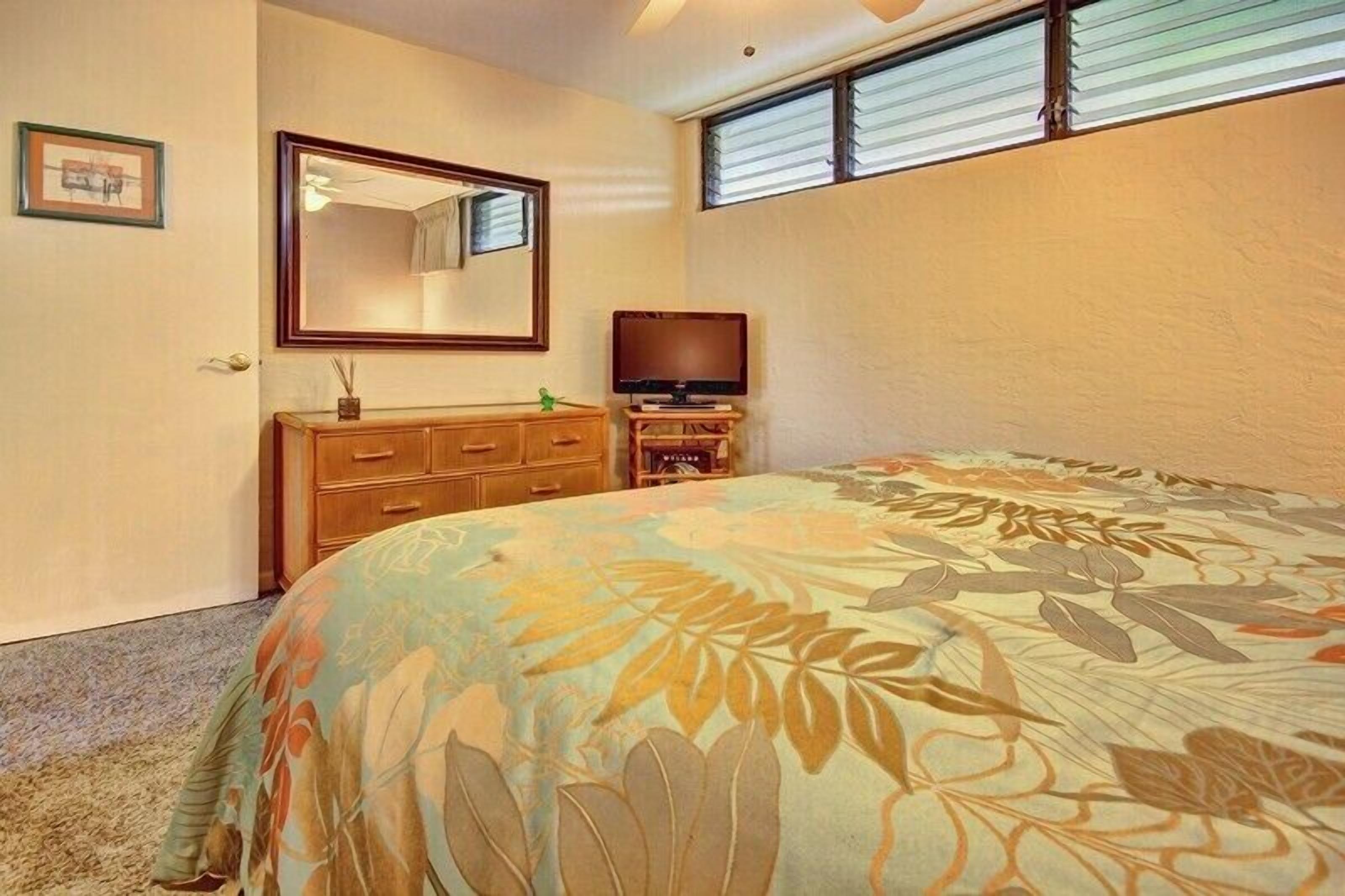 1 bedroom, desk, iron/ironing board, WiFi