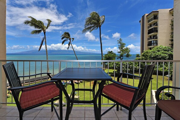 Outdoor dining - 1 Bedroom Oceanfront Condo - Royal Kahana 209 (Lahaina)
