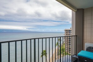 Property grounds - 1 Bedroom Oceanfront Penthouse - Valley Isle 1209 (Lahaina)