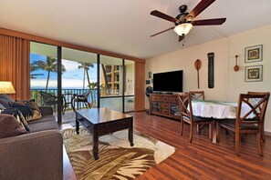 TV, DVD player, books - Ocean View Condo in Kahana - Valley Isle 302 (Lahaina)
