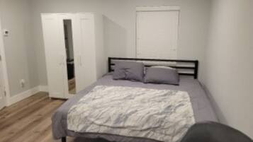 1 chambre, fer et planche Ă repasser, Wi-Fi gratuit, draps fournis