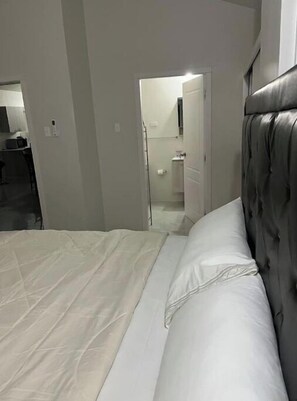 Room - AROMA Residence 2 bedroom house (Portmore)