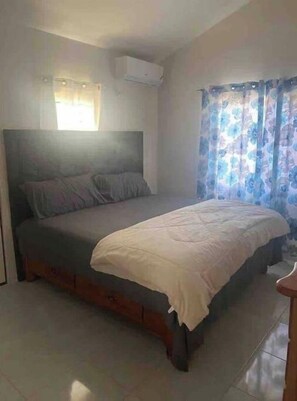 Room - AROMA Residence 2 bedroom house (Portmore)