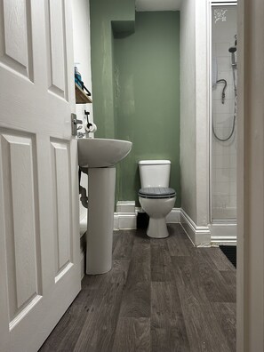 Douche, articles de toilette écologiques, sÚche-cheveux