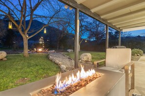 Property grounds - Three Oaks & Casita Kaweah, the perfect layout for entertaining your group! (Three Rivers)