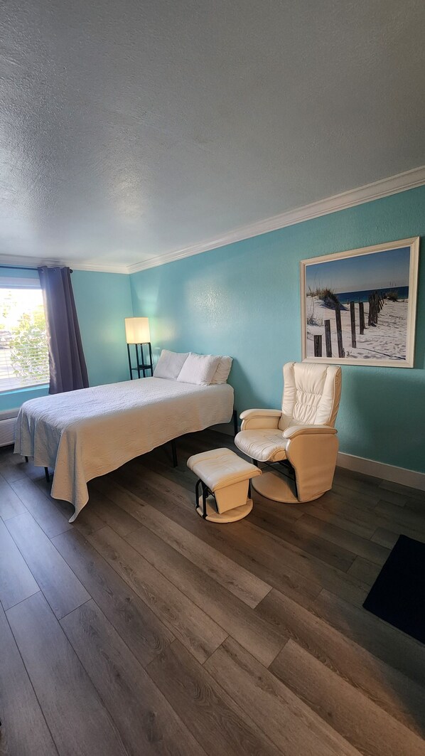 1 غرفة نوم ومكواة/لوح كي وواي فاي وملاءات أسرّة