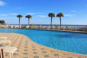 屋内プール、屋外プール