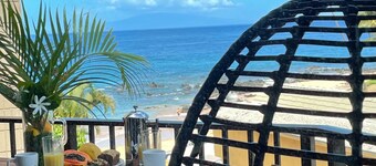 Oceanfront Condo & Pool, Beautiful views & Sunsets