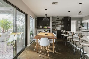 Dining - Desert Sky Ranch: Heated Pool, Mountain Views, Ping-pong, Fire Pit (Phoenix)