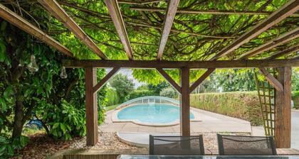 Champ de Gain: family home with swimming pool 10 minutes from Futuroscope
